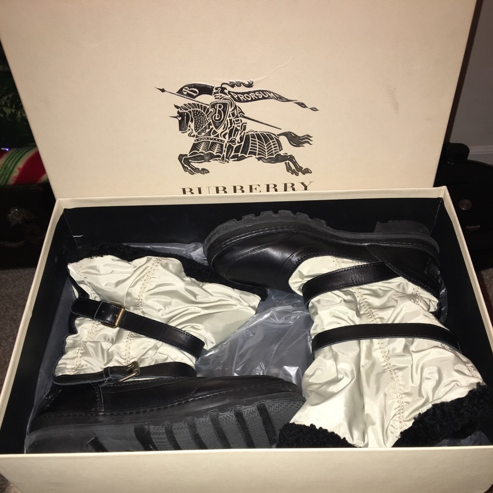 BURBERRY NIB AUTHENTIC ALL WEATHER TRENCH DESIGN BOOTS - Picture 3 of 17